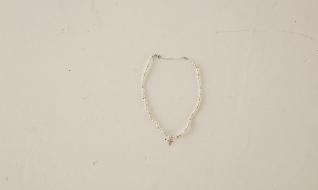 ALL WHITE PEARL NECKLACE