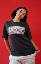 COZY BANK NOTE TEE